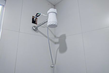 Casa à venda com 195m², 3 quartos e 2 vagas Casa à venda com 195m², 3 quartos e 2 vagasBanheiro da Suíte