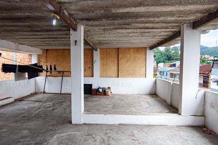 Casa à venda com 195m², 3 quartos e 2 vagas Casa à venda com 195m², 3 quartos e 2 vagasTerraço