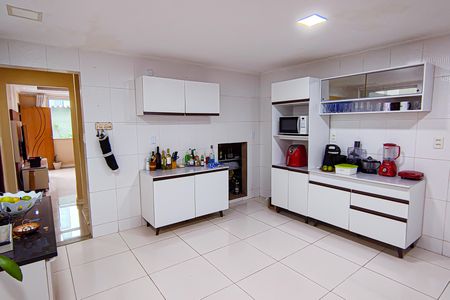 Casa à venda com 195m², 3 quartos e 2 vagas Casa à venda com 195m², 3 quartos e 2 vagasCozinha