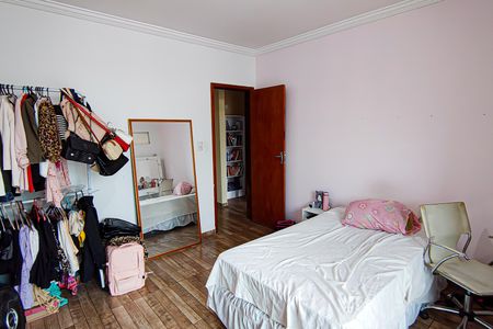 Casa à venda com 195m², 3 quartos e 2 vagas Casa à venda com 195m², 3 quartos e 2 vagasQuarto 1