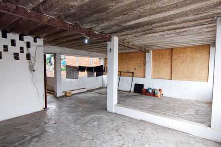 Casa à venda com 195m², 3 quartos e 2 vagas Casa à venda com 195m², 3 quartos e 2 vagasTerraço