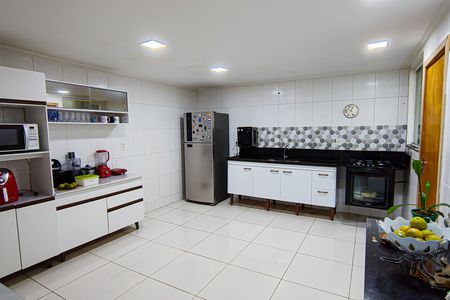 Casa à venda com 195m², 3 quartos e 2 vagas Casa à venda com 195m², 3 quartos e 2 vagasCozinha