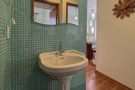 Apartamento à venda com 55m², 2 quartos e 2 vagas Apartamento à venda com 55m², 2 quartos e 2 vagasBanheiro