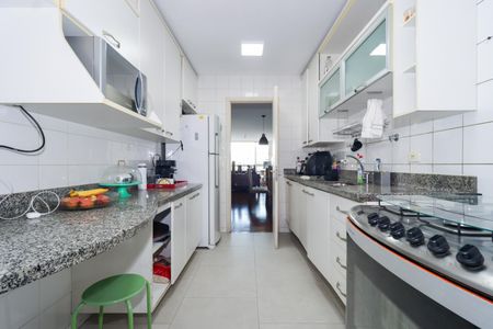 Apartamento à venda com 130m², 3 quartos e 3 vagas Apartamento à venda com 130m², 3 quartos e 3 vagasCozinha
