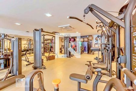 Apartamento à venda com 130m², 3 quartos e 3 vagas Apartamento à venda com 130m², 3 quartos e 3 vagasÁrea comum - Academia