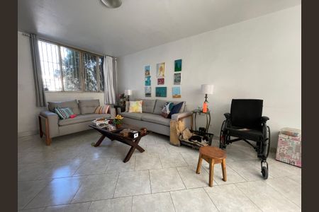 Casa à venda com 150m², 3 quartos e 1 vaga Casa à venda com 150m², 3 quartos e 1 vagaSala