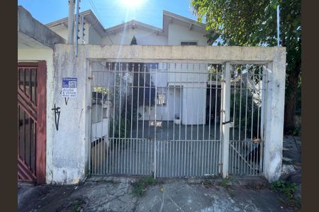 Casa à venda com 150m², 3 quartos e 1 vaga Casa à venda com 150m², 3 quartos e 1 vagaFachada