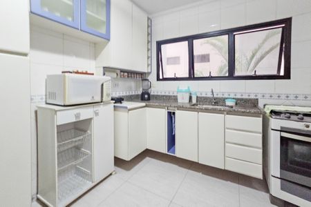 Apartamento para alugar com 164m², 4 quartos e 2 vagasCozinha