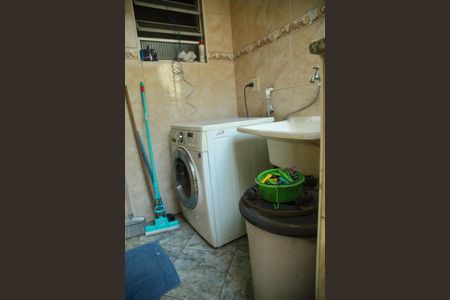 Casa à venda com 104m², 3 quartos e 2 vagasÁrea de Serviço