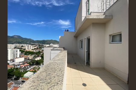 Apartamento à venda com 115m², 2 quartos e 1 vagaVaranda