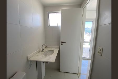 Apartamento à venda com 115m², 2 quartos e 1 vagaBanheiro de Serviço