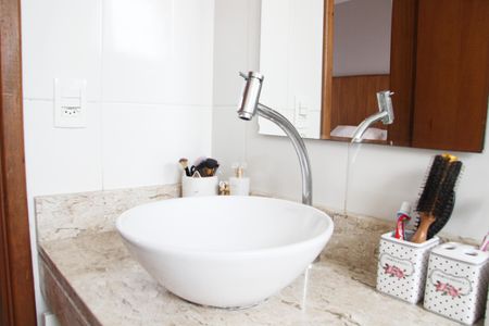 Casa à venda com 175m², 3 quartos e 4 vagasBanheiro Suíte 01