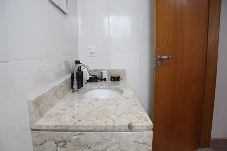 Casa à venda com 175m², 3 quartos e 4 vagasBanheiro da Suíte 3