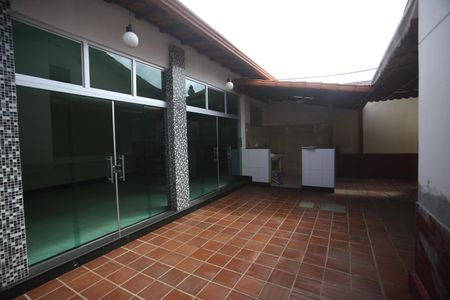 Casa para alugar com 720m², 4 quartos e 6 vagasÁrea comum