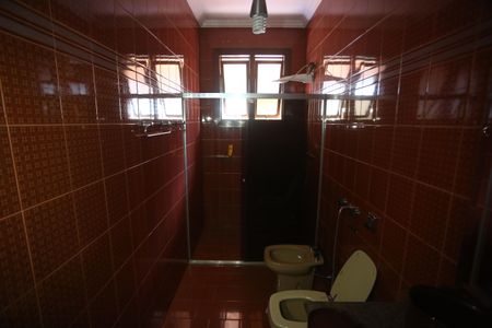 Casa para alugar com 720m², 4 quartos e 6 vagasBanheiro Suíte 1