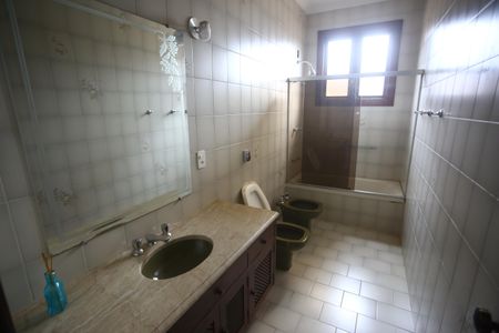 Casa para alugar com 720m², 4 quartos e 6 vagasBanheiro Social