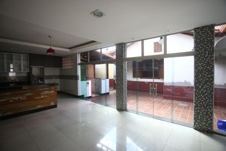 Casa para alugar com 720m², 4 quartos e 6 vagasÁrea comum