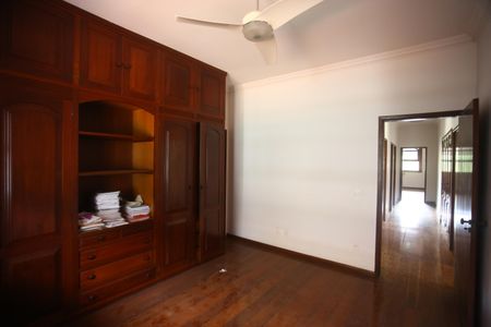 Casa para alugar com 720m², 4 quartos e 6 vagasSuíte 1