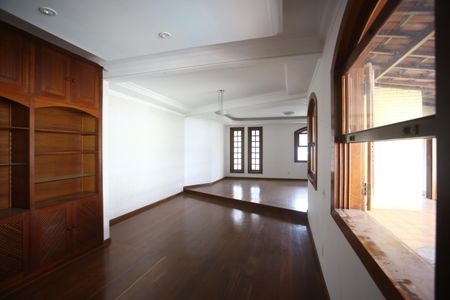 Casa para alugar com 720m², 4 quartos e 6 vagasSala