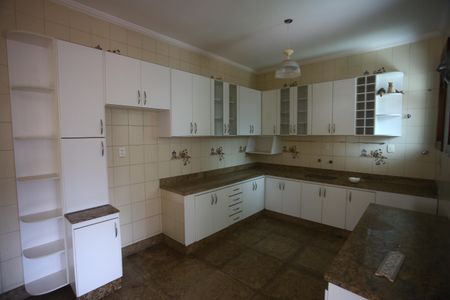 Casa para alugar com 720m², 4 quartos e 6 vagasCozinha