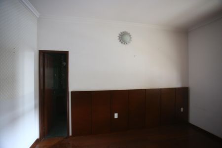 Casa para alugar com 720m², 4 quartos e 6 vagasSuíte 2