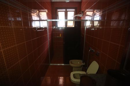 Casa para alugar com 720m², 4 quartos e 6 vagasBanheiro Suíte 1