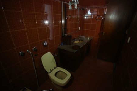 Casa para alugar com 720m², 4 quartos e 6 vagasBanheiro Suíte 1