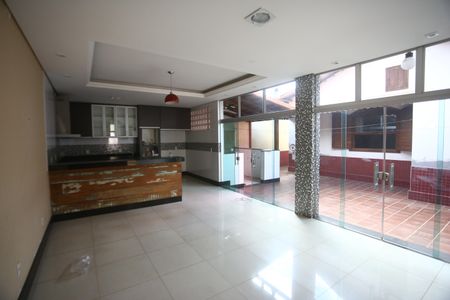 Casa para alugar com 720m², 4 quartos e 6 vagasÁrea comum