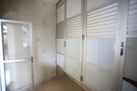 Casa para alugar com 720m², 4 quartos e 6 vagasDispensa