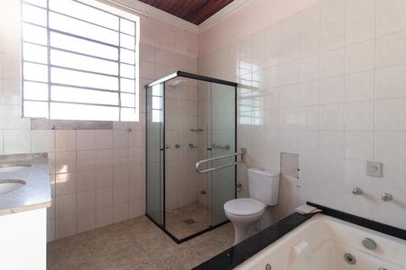 Apartamento à venda com 367m², 5 quartos e sem vaga Apartamento à venda com 367m², 5 quartos e sem vagaBanheiro da Suíte 2