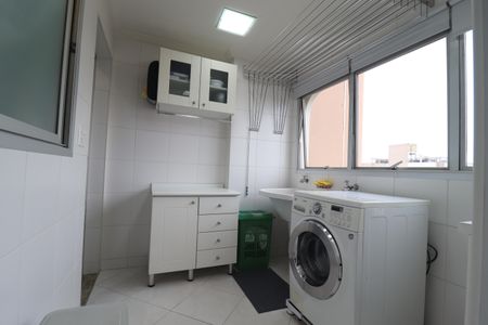 Apartamento à venda com 143m², 3 quartos e 2 vagasÁrea de Serviço