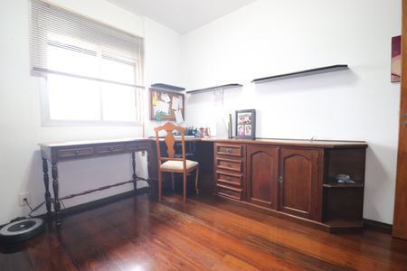 Apartamento à venda com 143m², 3 quartos e 2 vagasQuarto 2 suíte