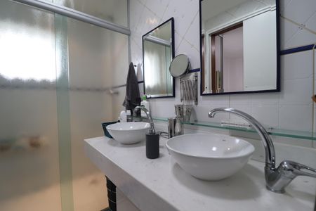 Apartamento à venda com 143m², 3 quartos e 2 vagasBanheirio Quarto 1 suíte