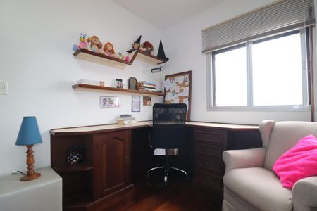 Apartamento à venda com 143m², 3 quartos e 2 vagasQuarto 3 suíte