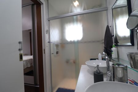 Apartamento à venda com 143m², 3 quartos e 2 vagasBanheirio Quarto 1 suíte