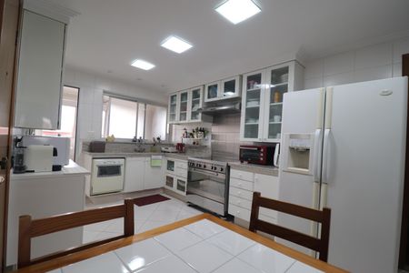 Apartamento à venda com 143m², 3 quartos e 2 vagasCozinha