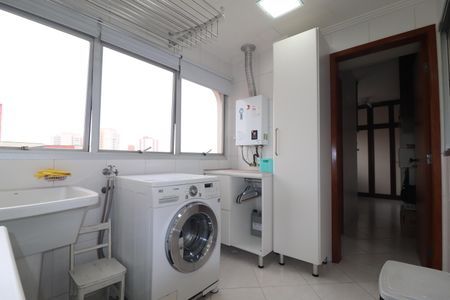 Apartamento à venda com 143m², 3 quartos e 2 vagasÁrea de Serviço