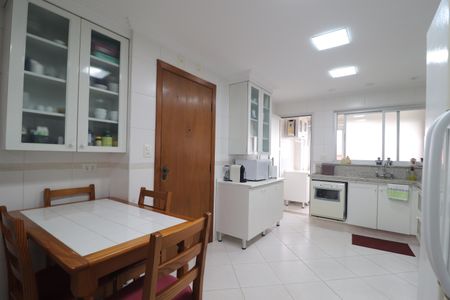 Apartamento à venda com 143m², 3 quartos e 2 vagasCozinha