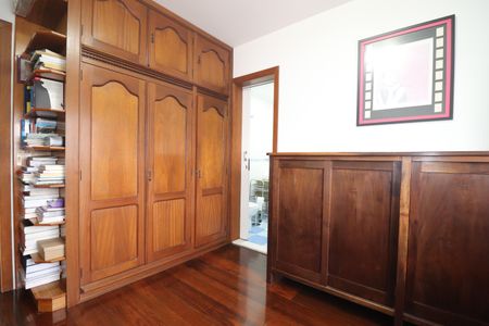 Apartamento à venda com 143m², 3 quartos e 2 vagasQuarto 2 suíte