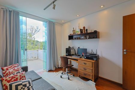 Casa de condomínio à venda com 510m², 4 quartos e 3 vagas Casa de condomínio à venda com 510m², 4 quartos e 3 vagasQuarto 2