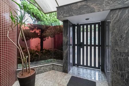 Apartamento à venda com 171m², 4 quartos e 3 vagas Apartamento à venda com 171m², 4 quartos e 3 vagasHall social