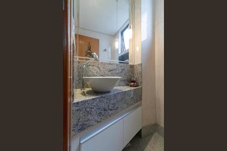 Apartamento à venda com 171m², 4 quartos e 3 vagas Apartamento à venda com 171m², 4 quartos e 3 vagasLavabo