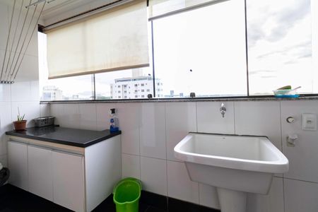 Apartamento à venda com 171m², 4 quartos e 3 vagas Apartamento à venda com 171m², 4 quartos e 3 vagasÁrea de serviço