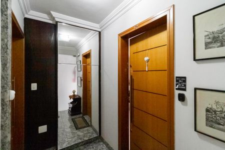 Apartamento à venda com 171m², 4 quartos e 3 vagas Apartamento à venda com 171m², 4 quartos e 3 vagasHall de entrada