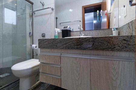 Apartamento à venda com 171m², 4 quartos e 3 vagas Apartamento à venda com 171m², 4 quartos e 3 vagasBanheiro da suíte 1