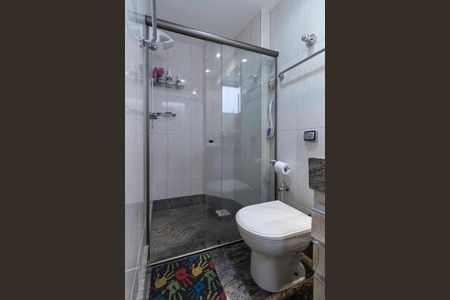 Apartamento à venda com 171m², 4 quartos e 3 vagas Apartamento à venda com 171m², 4 quartos e 3 vagasBanheiro da suíte 1