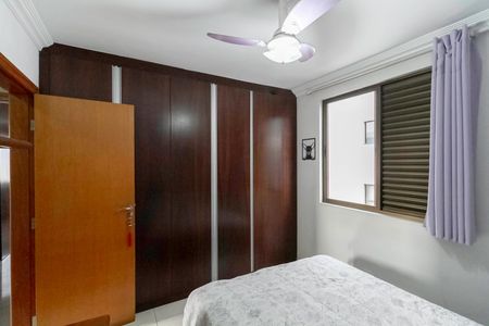 Apartamento à venda com 171m², 4 quartos e 3 vagas Apartamento à venda com 171m², 4 quartos e 3 vagasSuíte 1