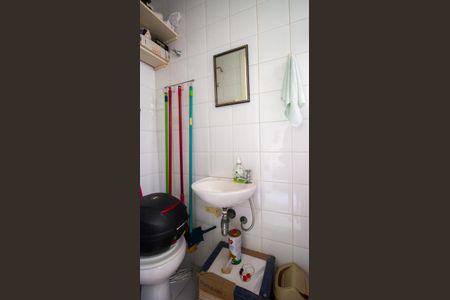 Apartamento para alugar com 75m², 2 quartos e 2 vagas Apartamento para alugar com 75m², 2 quartos e 2 vagasBanheiro de Serviço