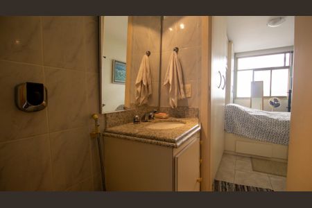 Apartamento para alugar com 75m², 2 quartos e 2 vagas Apartamento para alugar com 75m², 2 quartos e 2 vagasBanheiro da Suíte