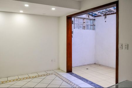 Casa de condomínio à venda com 146m², 3 quartos e 1 vaga Casa de condomínio à venda com 146m², 3 quartos e 1 vagaSala